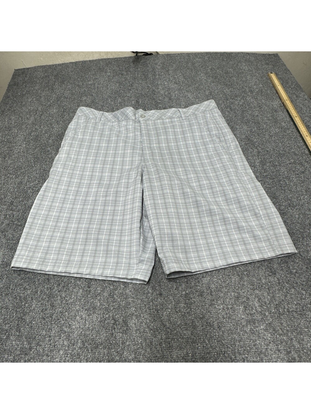 Fila Sport Golf Shorts Gray Plaid Mens Size 38 & 11" Inseam Pockets Comfort